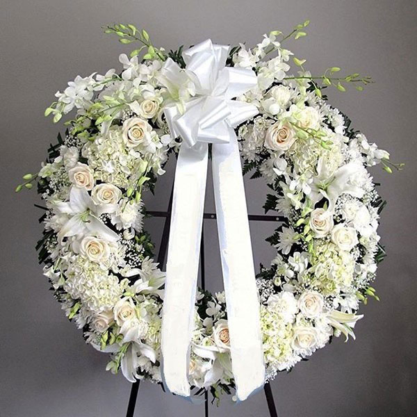 Vòng hoa chia buồn đám tang Hàn Quốc ý nghĩa