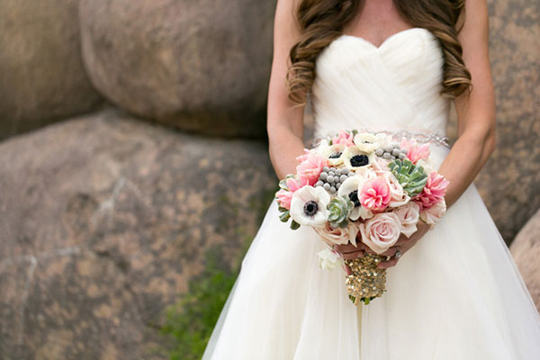 Hoa cầm tay cô dâu mang nhiều ý nghĩa đặc biệt