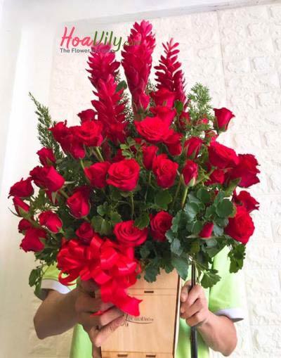Hộp  hoa tone đỏ hạnh phúc