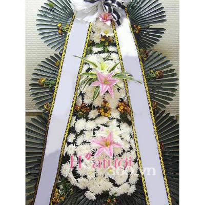Ba tầng của lẵng hoa địa diện cho ba kiếp người Ba tầng của lẵng hoa địa diện cho ba kiếp người