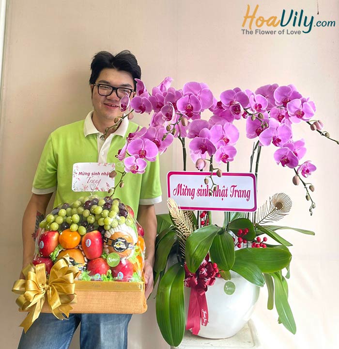 Combo hoa lan hồ điệp và giỏ trái cây nhập khẩu cao cấp dành tặng đối tác