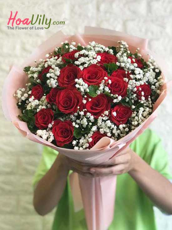 bó hoa hồng với hoa baby đẹp