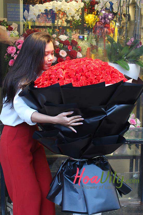 Bó hoa hồng đỏ cầu hôn