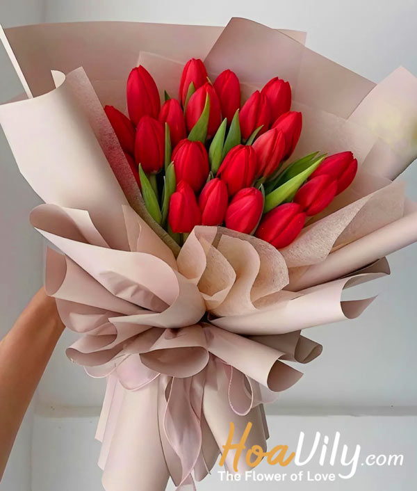 bó hoa tulip đỏ - tình yêu bền chặt và mãnh liệt