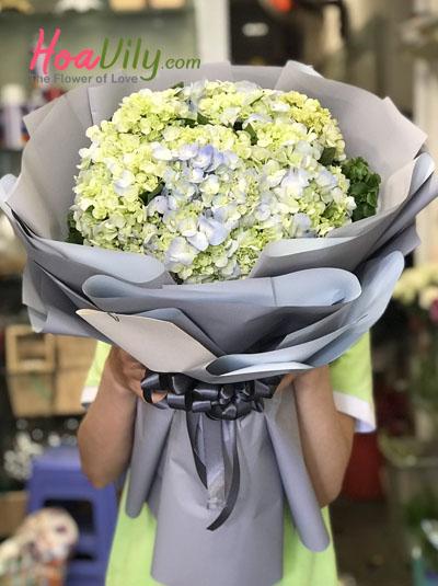 Bó hoa cẩm tú cầu - cô bé đáng yêu của anh