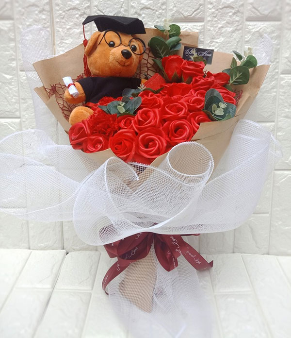 Bó hoa hồng tặng tốt nghiệp bạn nam