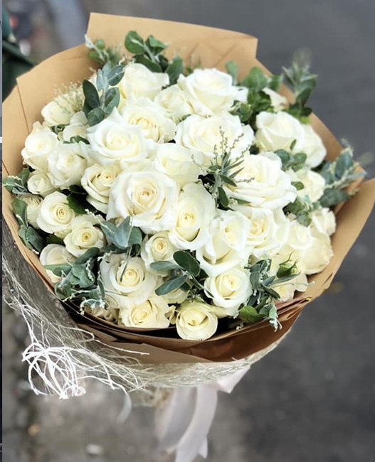 Bó hoa hồng trắng tặng cung Xử Nữ