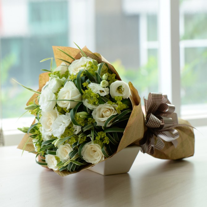 Hoa hồng trắng thay cho lời chúc mừng sinh nhật em người yêu cũ