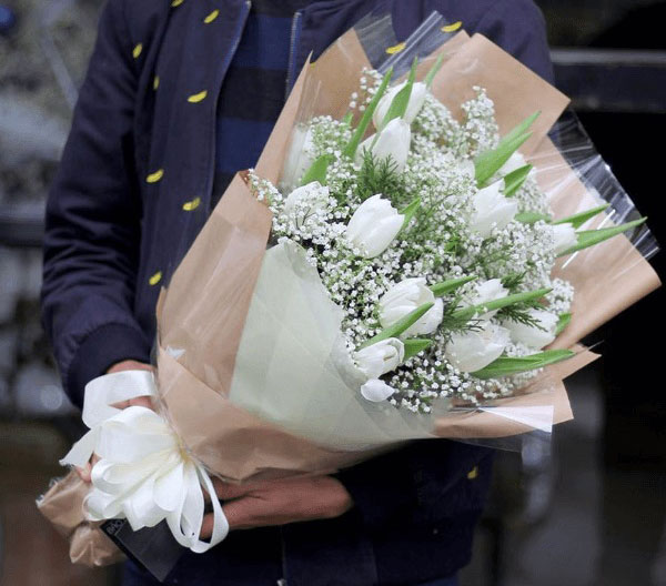 Bó hoa tulip xin lỗi