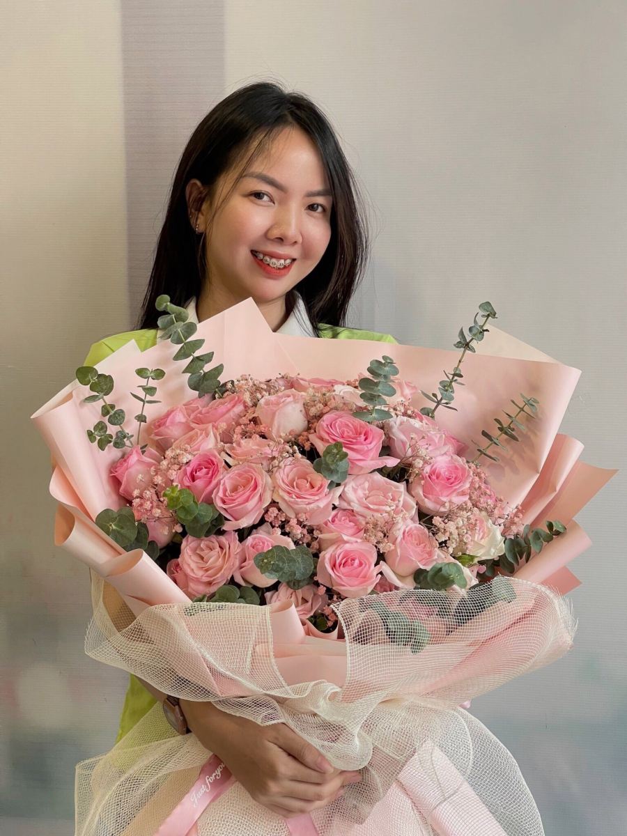 Bó hoa hồng xinh xắn tặng sinh nhật bạn gái