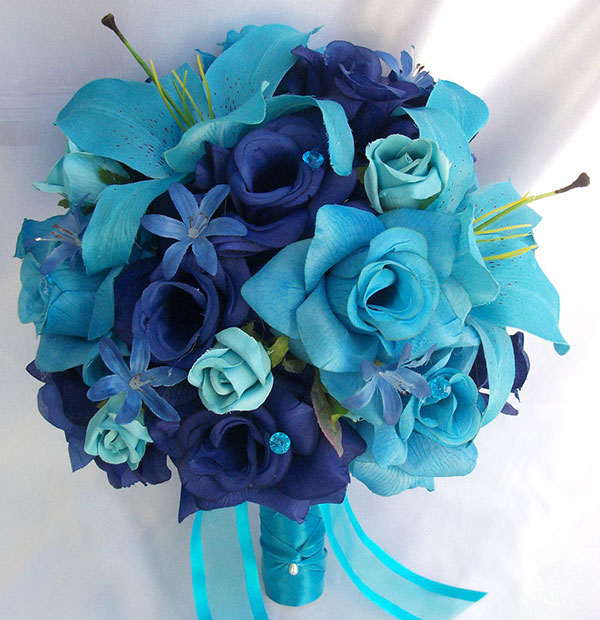 Hoa cầm tay cô dâu màu xanh