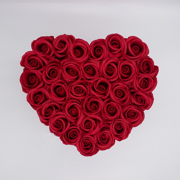 hoa hồng đỏ trái tim chân thành