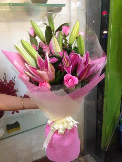Bó hoa ly mừng ngày 20/11 tặng thầy cô biểu tượng thanh lịch, cao thượng