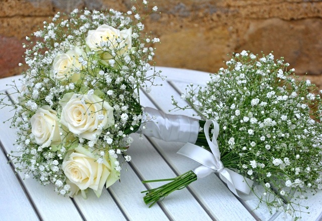 Bó hoa baby trắng xinh đẹp được dùng làm hoa cầm tay cô dâu